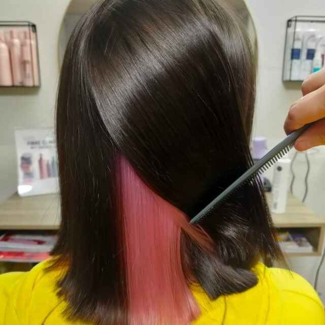 Tummanruskea  pinkki värjäys💎#optimacolor #schwarzkopblondeme #fourreasonseducation
#schwarzkopfinland
#henkel
#kampaamokuokkala #kampaamojyvaskyla