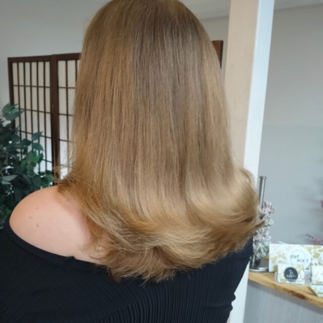 Mallinmuutos leikkausta💎#buterflycut #mallinmuutosleikkaus✂️
#hiustenleikkaus
#kauneus #hyvinvointi
#kampaamokuokkala #kampaamojyväskylä