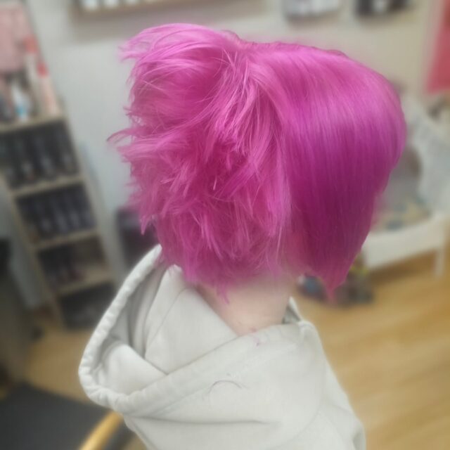 Välillä vähän erilaista leikkausta💎
#mangahairstyle #hiustyyli #hiustenleikkausjyväskylä #kampaamojyväskylä #kampaamokuokkala